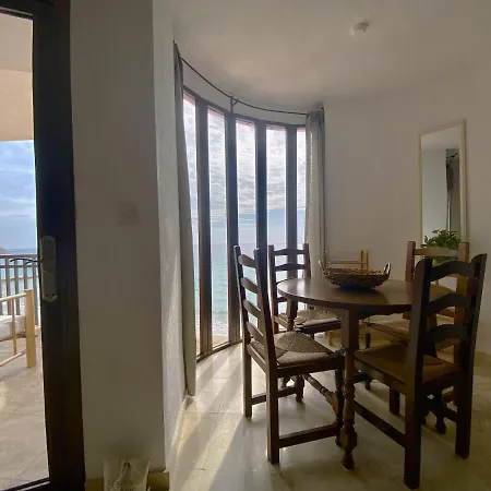 Oceanic First Line In Apartment *